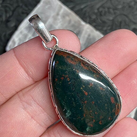 Heliotrope Bloodstone Pendant Stone Crystal Jewelry - Picture 4 of 10